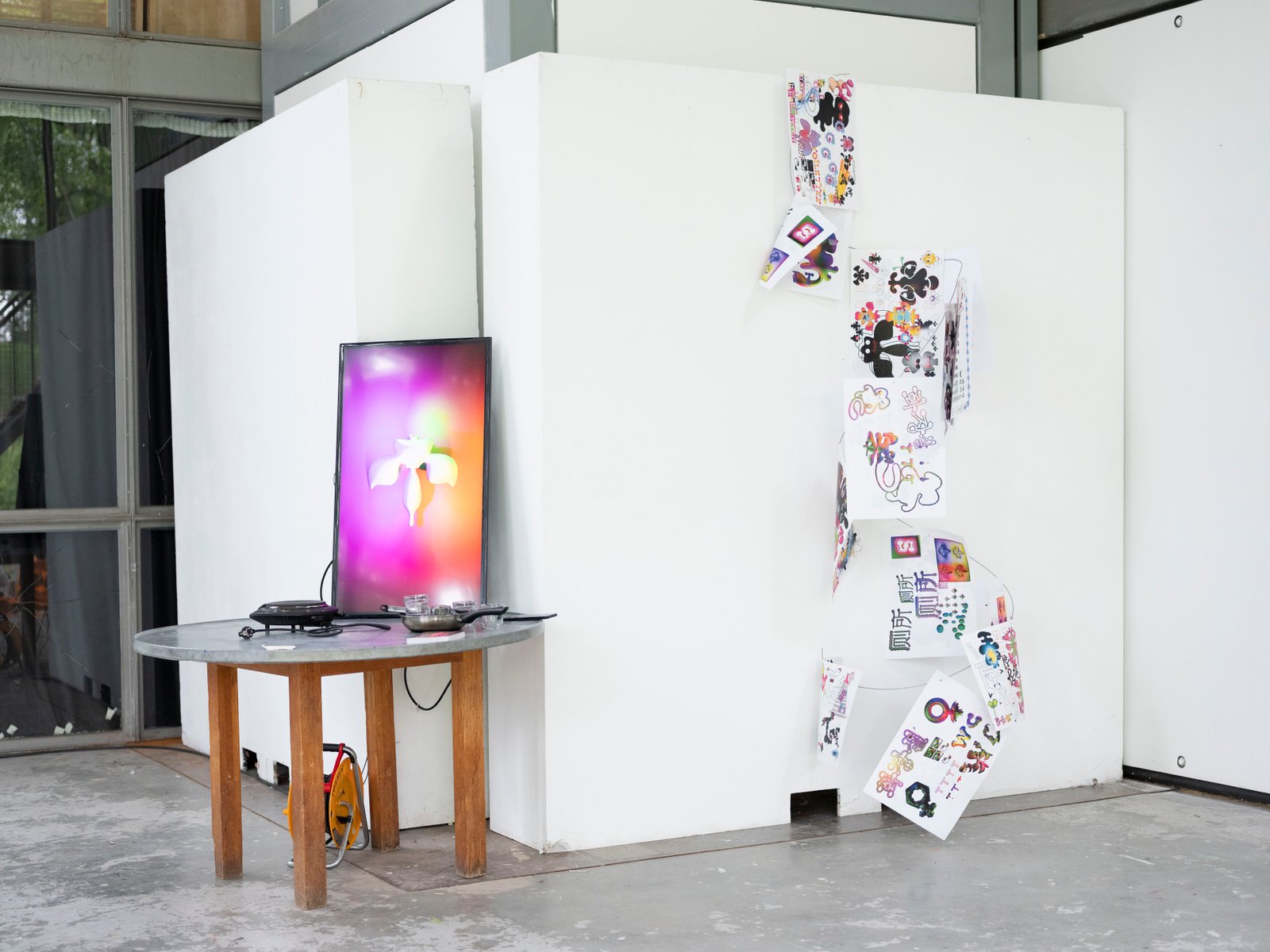 Installation view: maniaka glitchoss, 2023. Photo: Anna Haillot.
